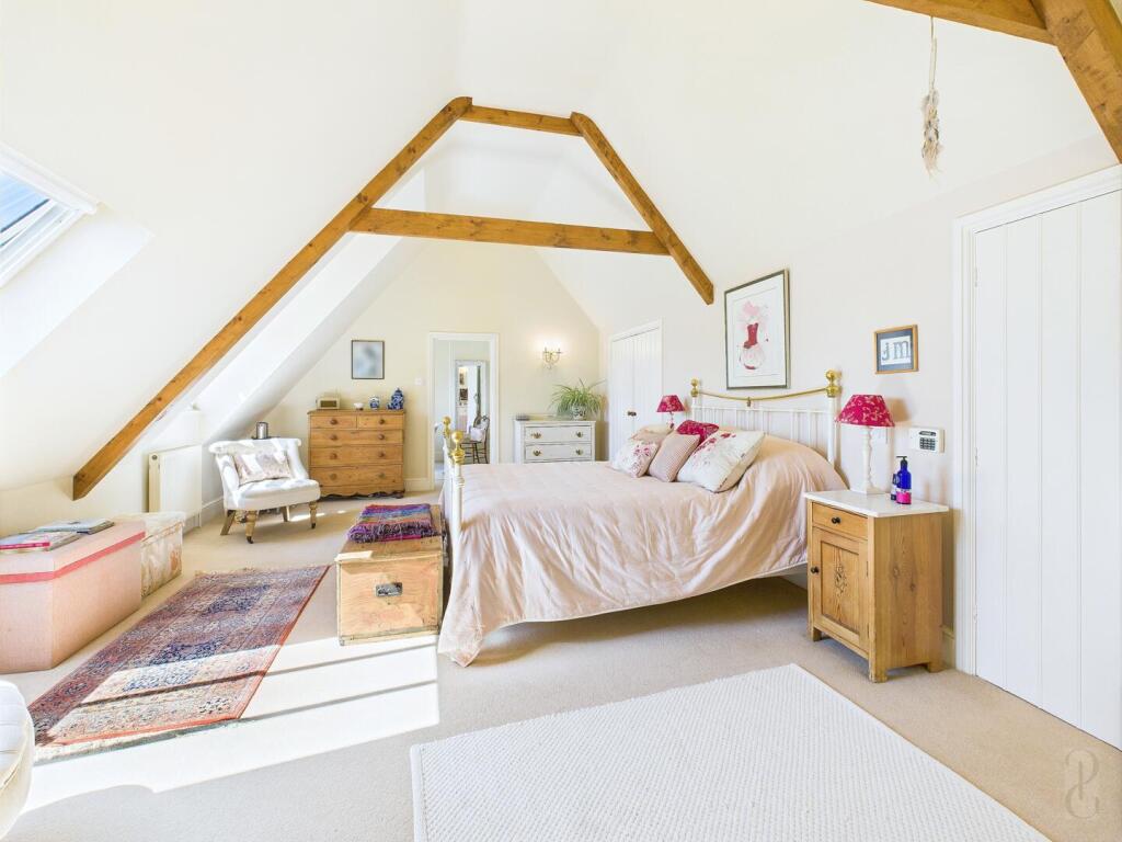 Principal bedroom