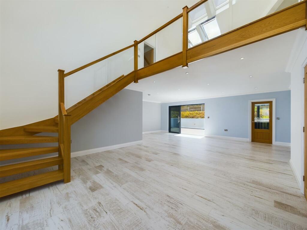 Hallway.jpg