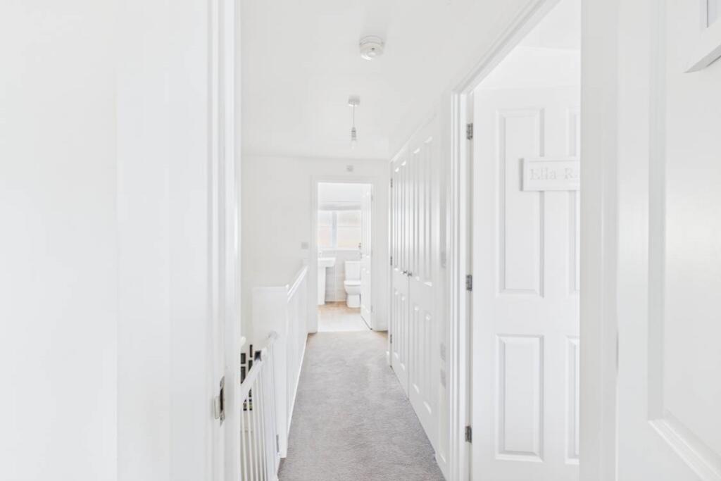 Light and airy landing