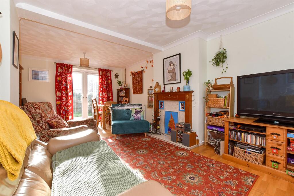 Lounge/ Dining Room