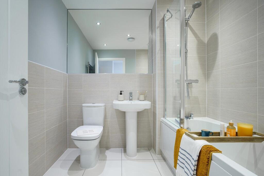 Energy-efficient family bathroom