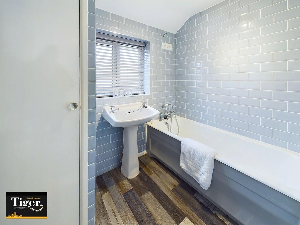 CAM02176G0-PR0406...