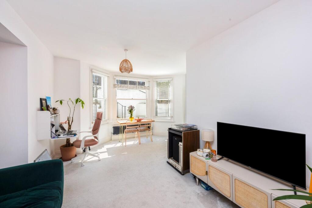 Cromwell Road, 37E-010.JPG