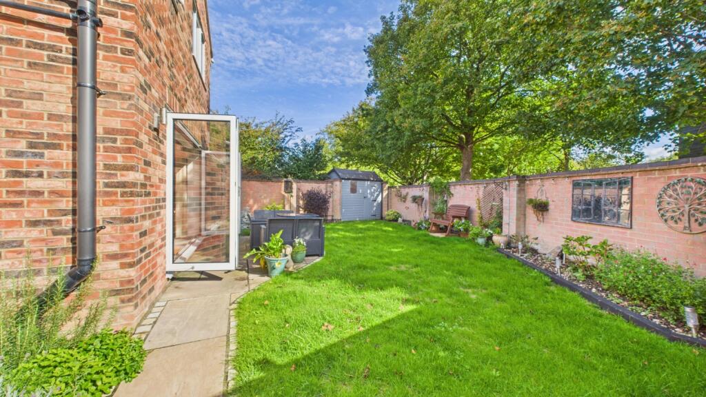 ewemove-goodwoodclose-rear garden