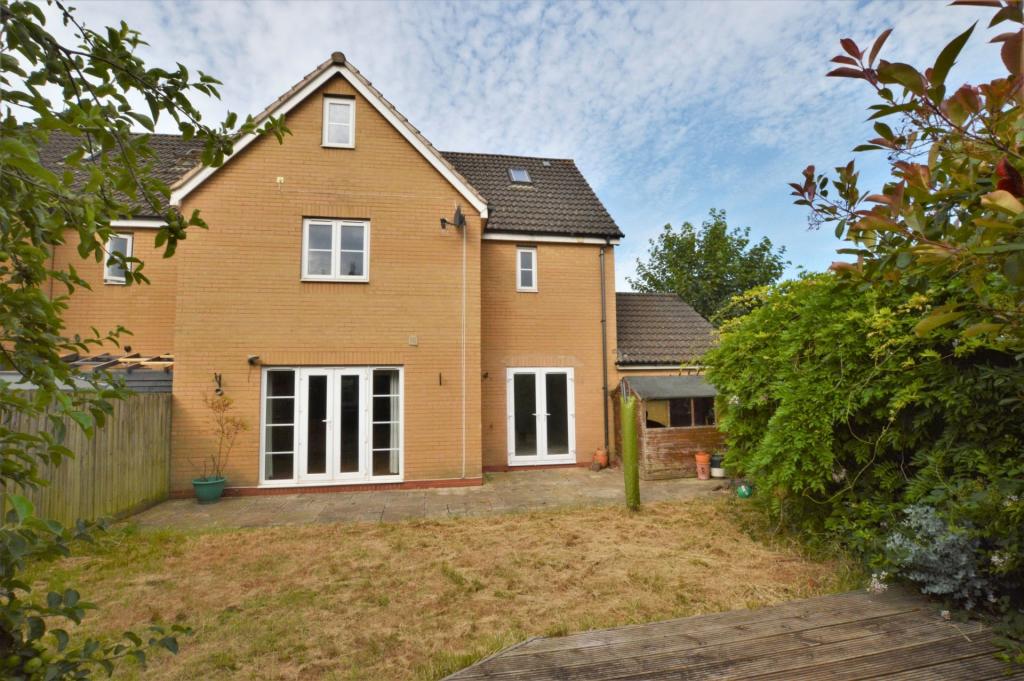 Exeterior Rear