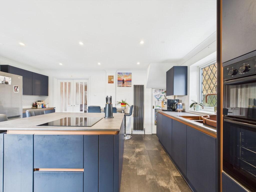 Kitchen/Dining Area