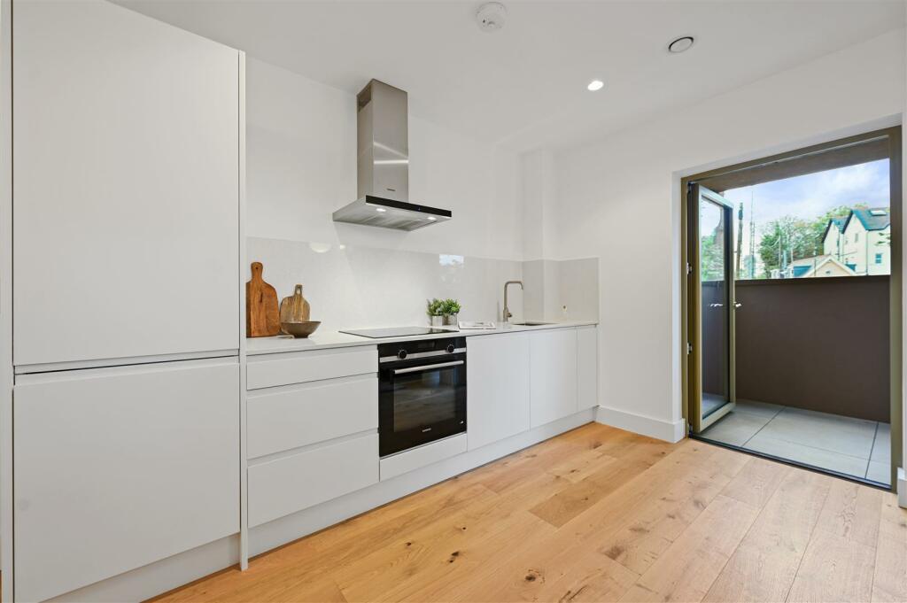 AR - The Sidings - Kitchen3 (1).JPG