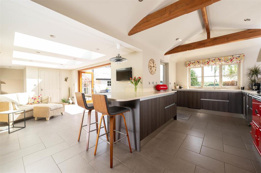 Kitchen/ Family Room