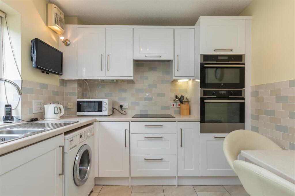 Kitchen - Breakfast Room 2.jpg