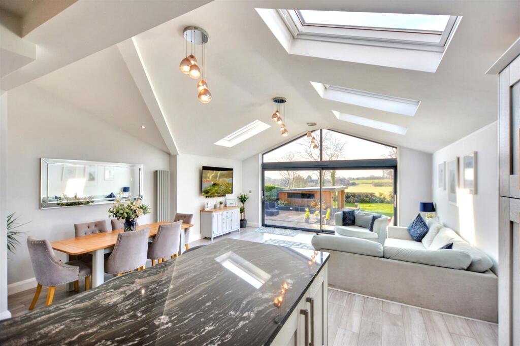 34 Rushy - Kitchen Diner_5.jpeg