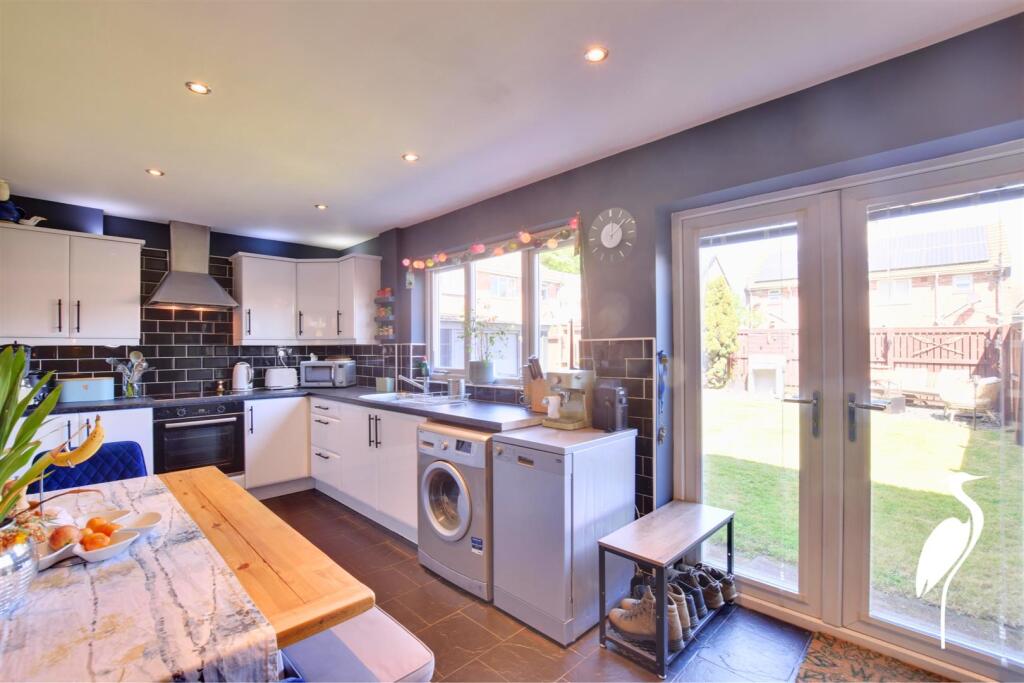 Breakfasting Kitchen