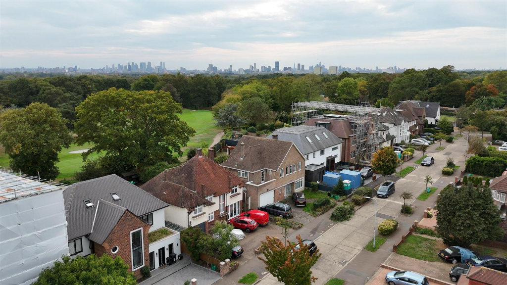 The Warren Drive, E11