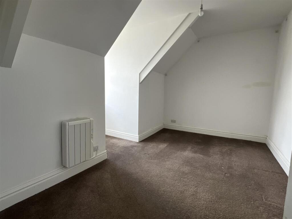 Bedroom 4 (Attic)