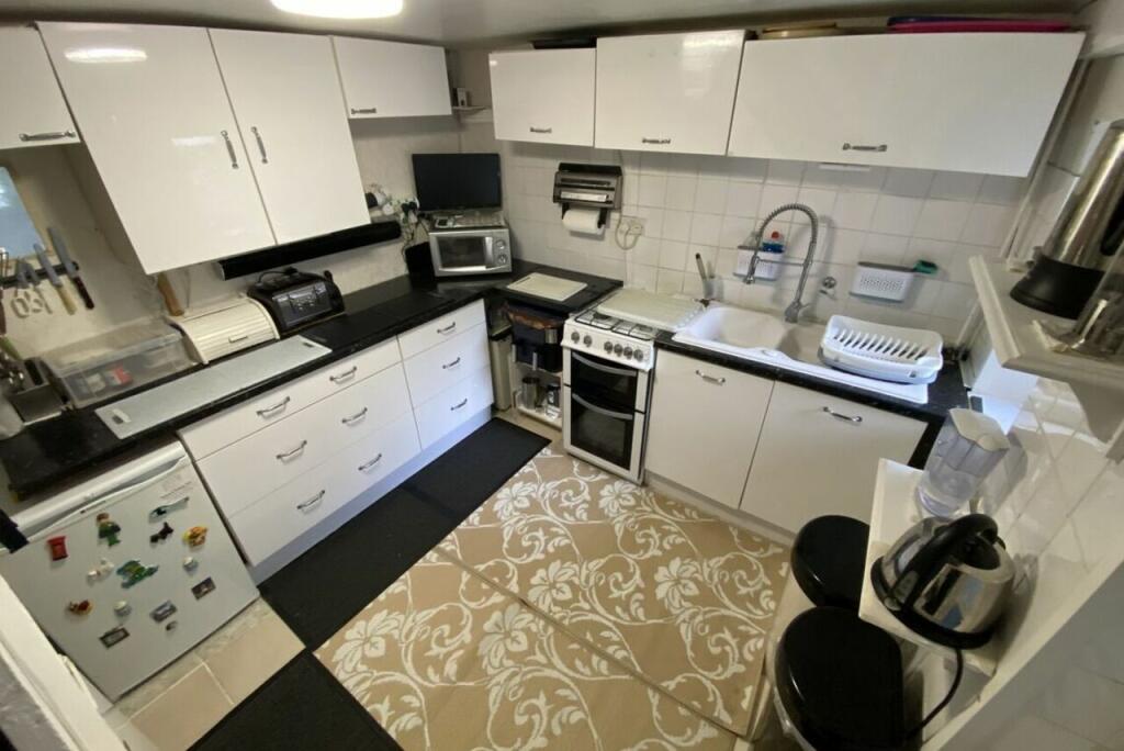 Kitchen (lower ground floor)