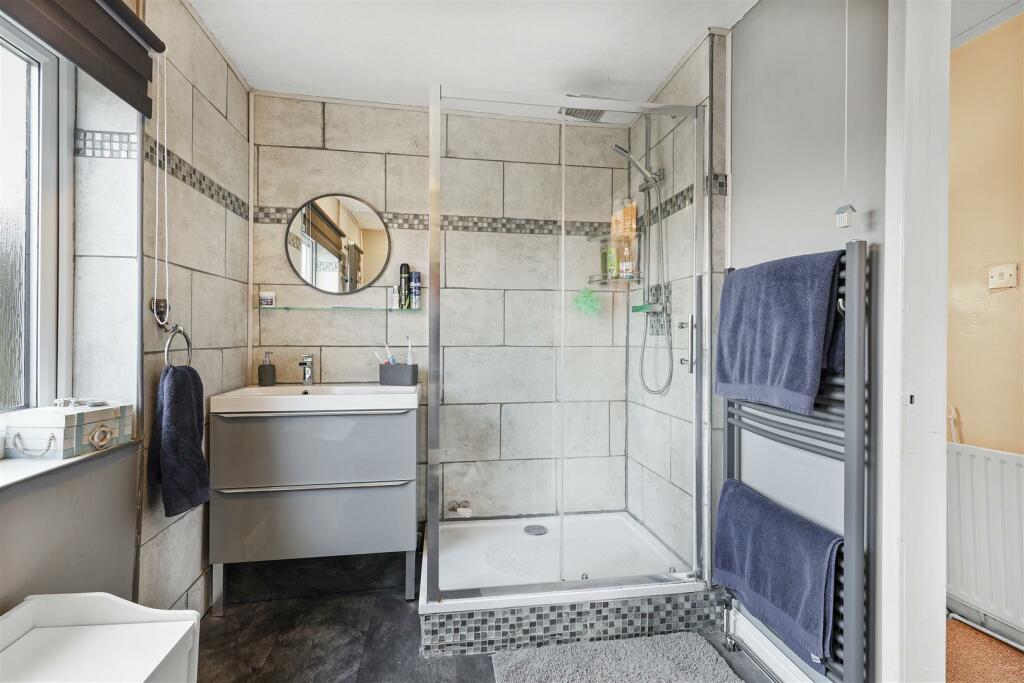 Shower Room.2.jpg