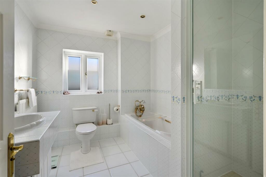 HAMILTON PLACE, 1-44.jpg