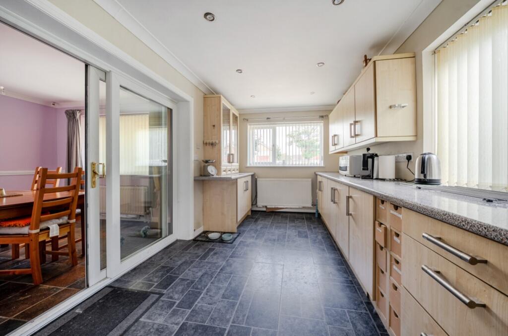 1279956-17-682719412b3cb-ARW