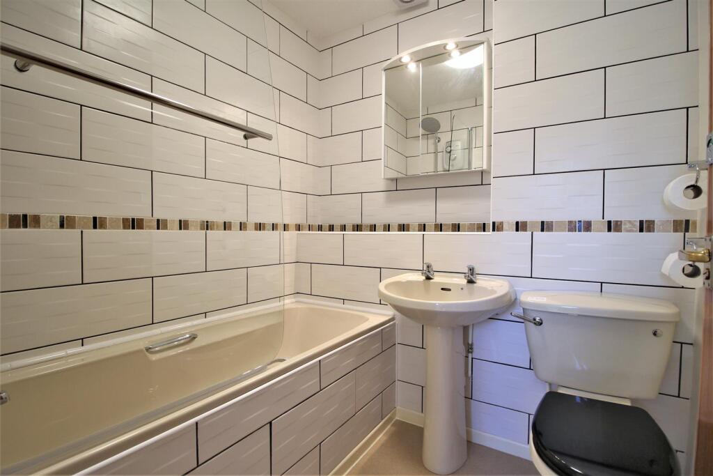 Bathroom (1).JPG