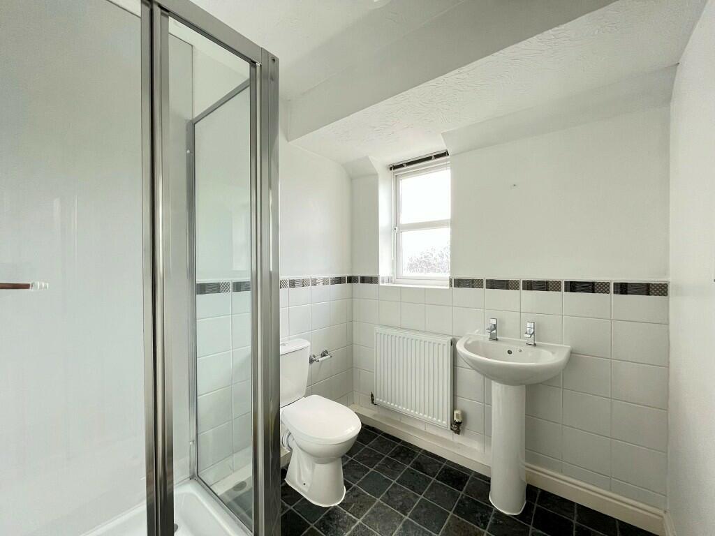 EN SUITE