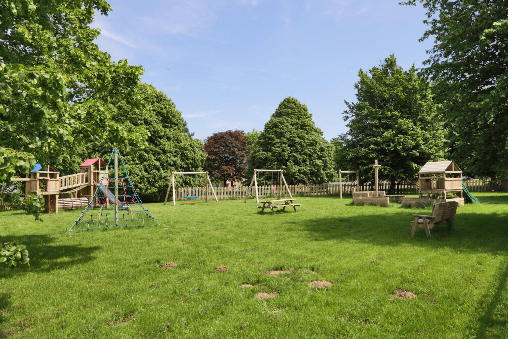 Pic 8 Childs Play Area (1).JPG
