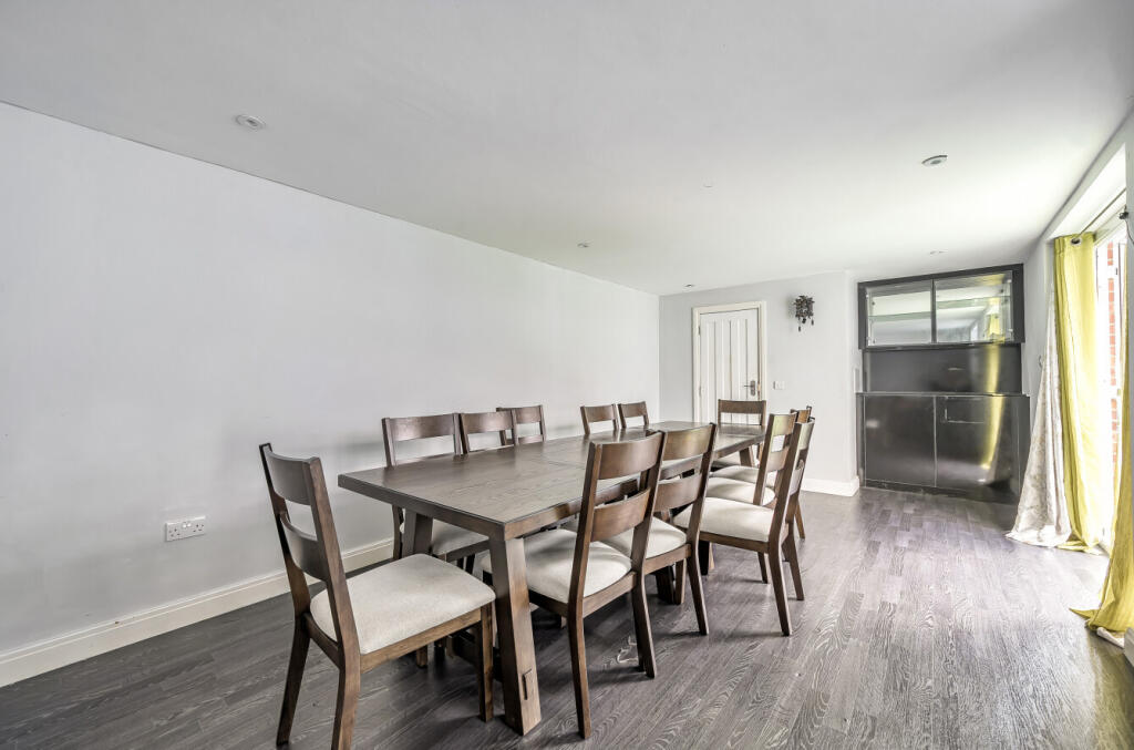 1343170-1-68a8957...