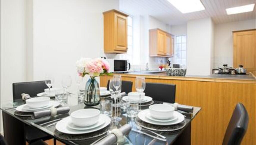 ss_p5712_63678235...