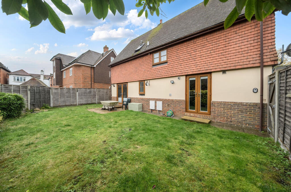 1373149-5-6904ae5...