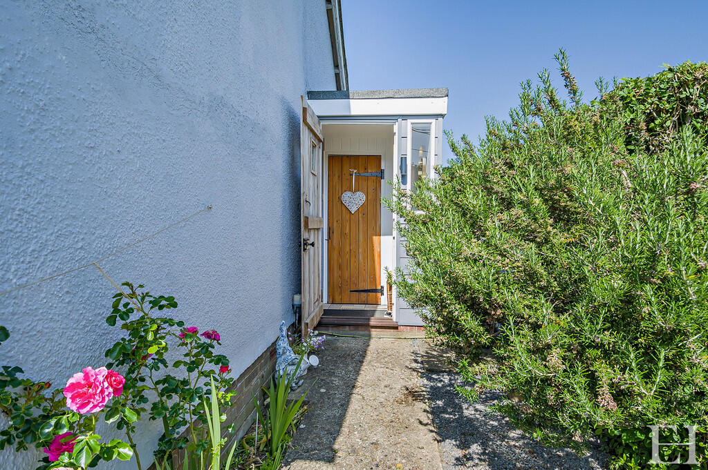 8652526-exteriorW...