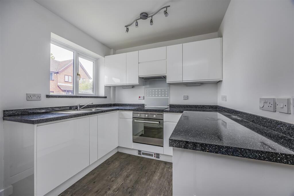 9 Belverdere Place, Petersfield-PorticoMarketing-N