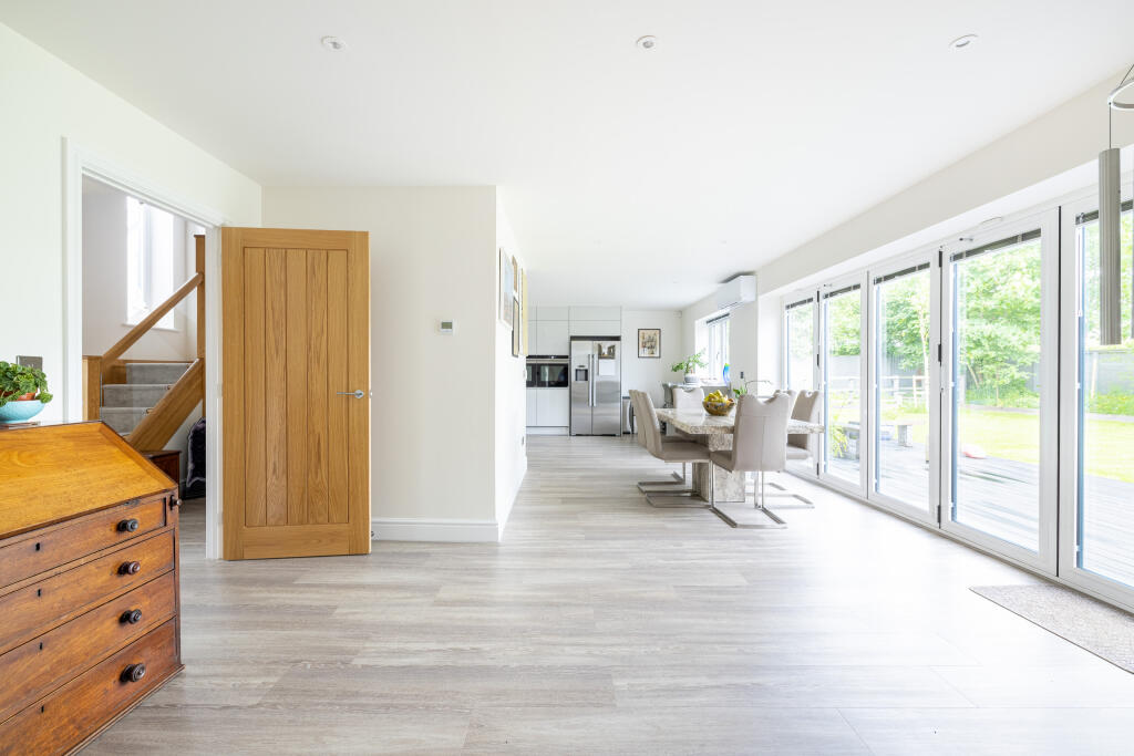 4 Old Nursery Drive, Ashcott-8