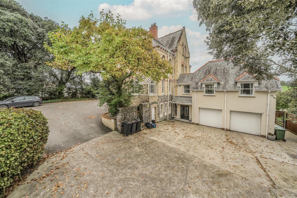 1368972-1-68ed08d6a92c5 Elevated (1).jpg