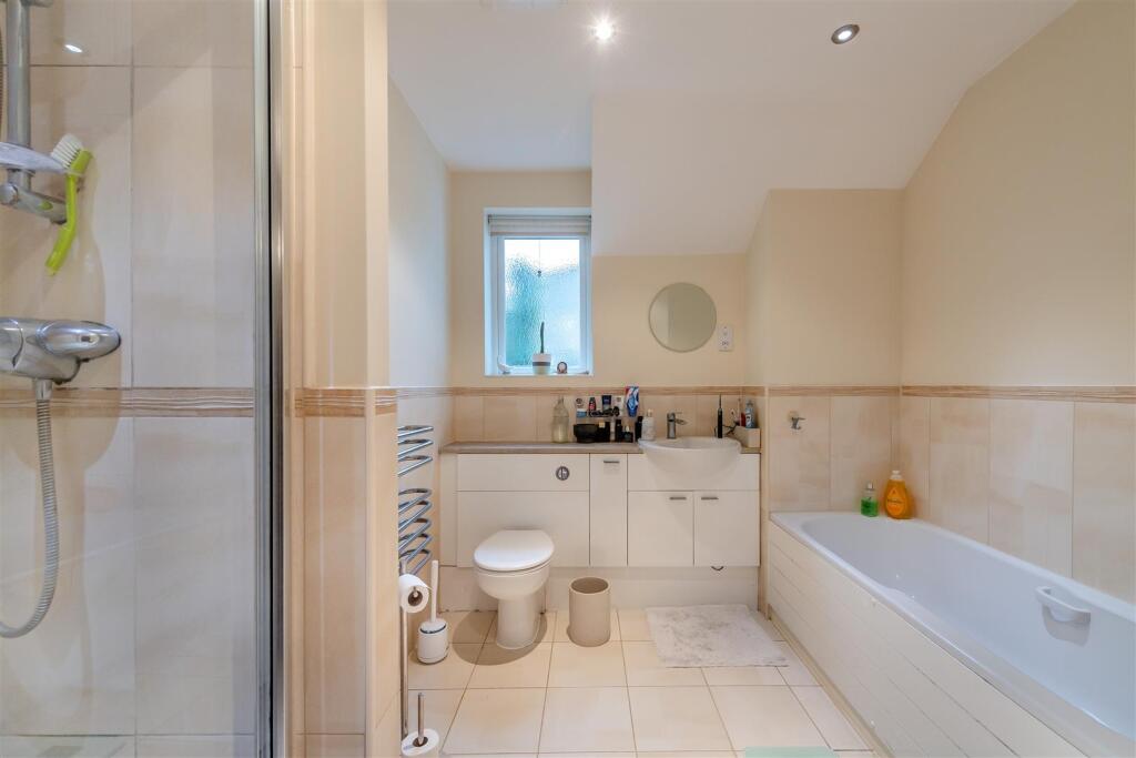 8633911-interior06.jpg