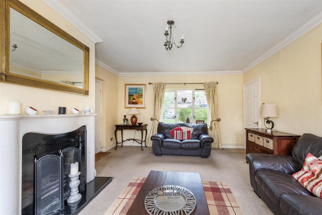 The Old Stables, Knotley Hall, TN11 8JH 011.jpg