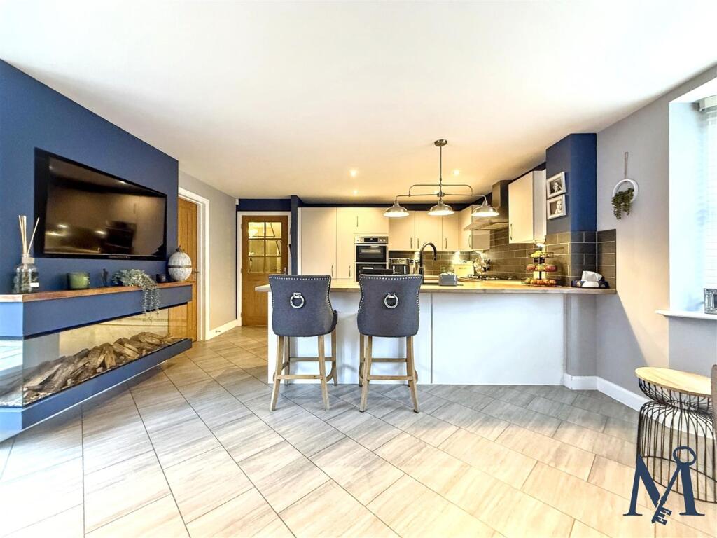 Open Plan Living, Kitchen, DIner