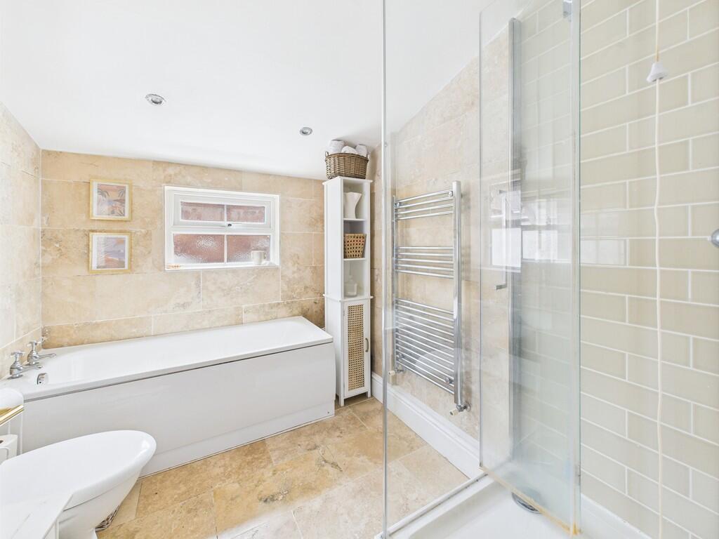 CAM02854G0-PR0420...