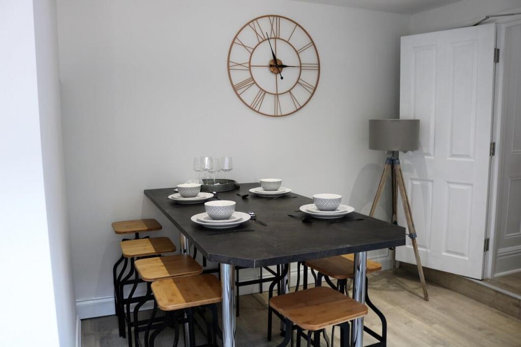 Dining Area.JPG