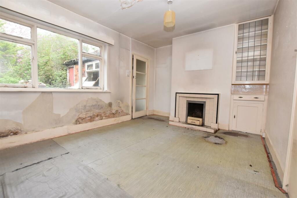 Dining Room.JPG