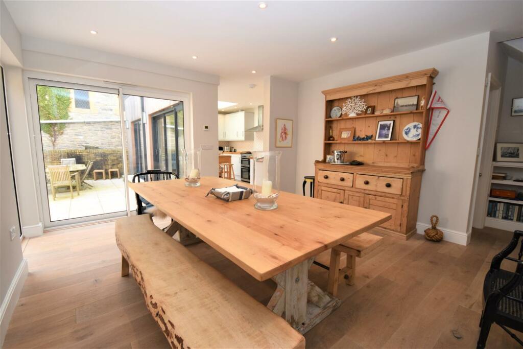 Dining Room..JPG