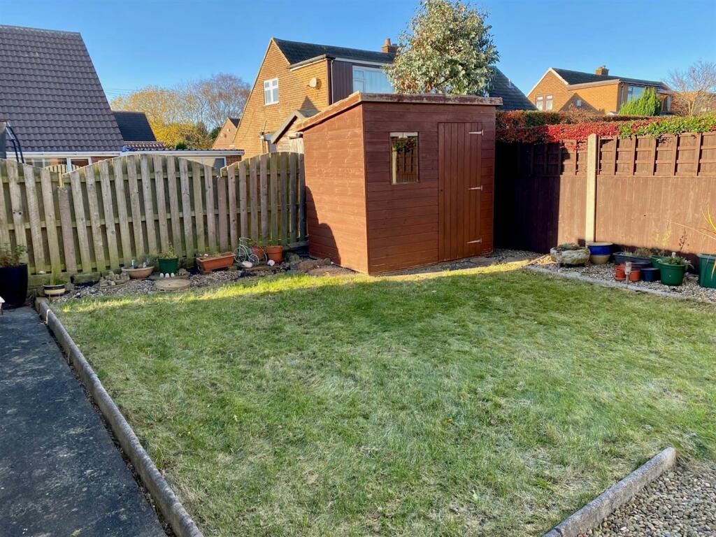 meadow lane 16 garden.jpg