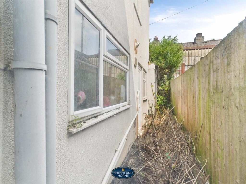 CAM01906G0-PR0496-STILL012.jpg
