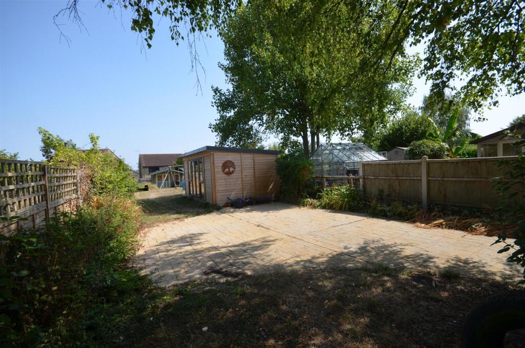 Parking, Garden and Cabin