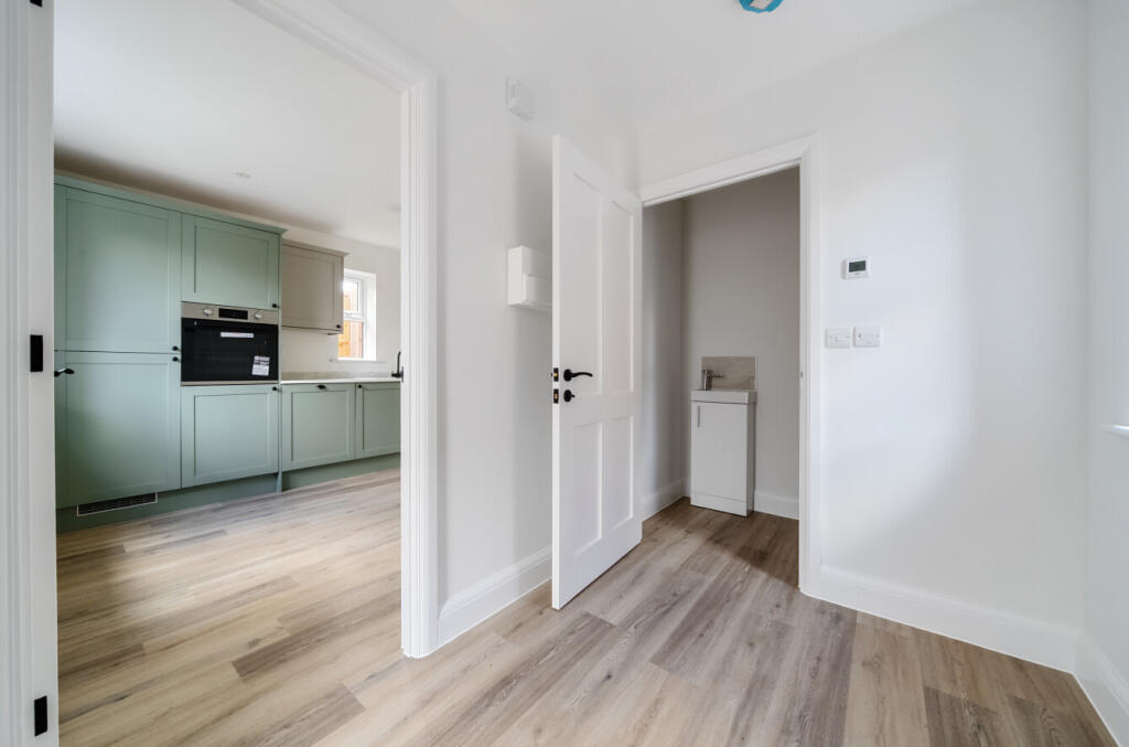 1320665-24-686bd0...