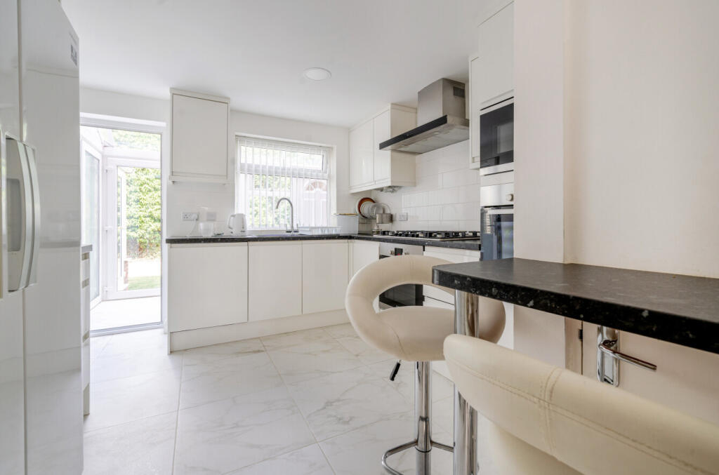 1296444-12-682b3d...