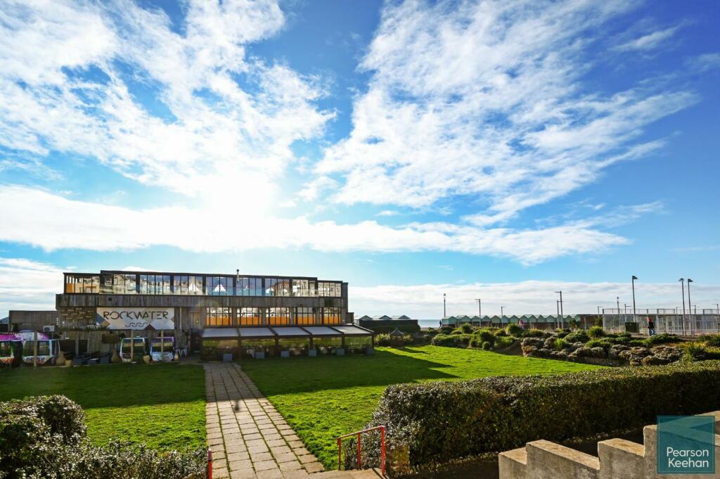 Girton House, Kingsway, Bn3 (17).jpg