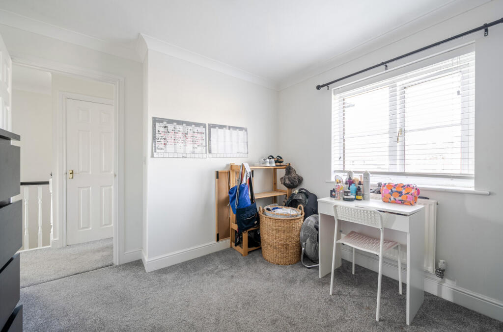 1348371-15-68b71d...