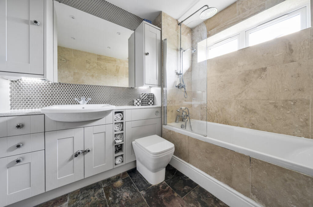 32-681cee89828b9-...