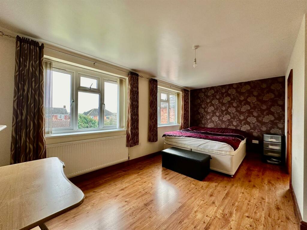 WhatsApp Image 2024-12-09 at 13.59.06_991ec52e.jpg