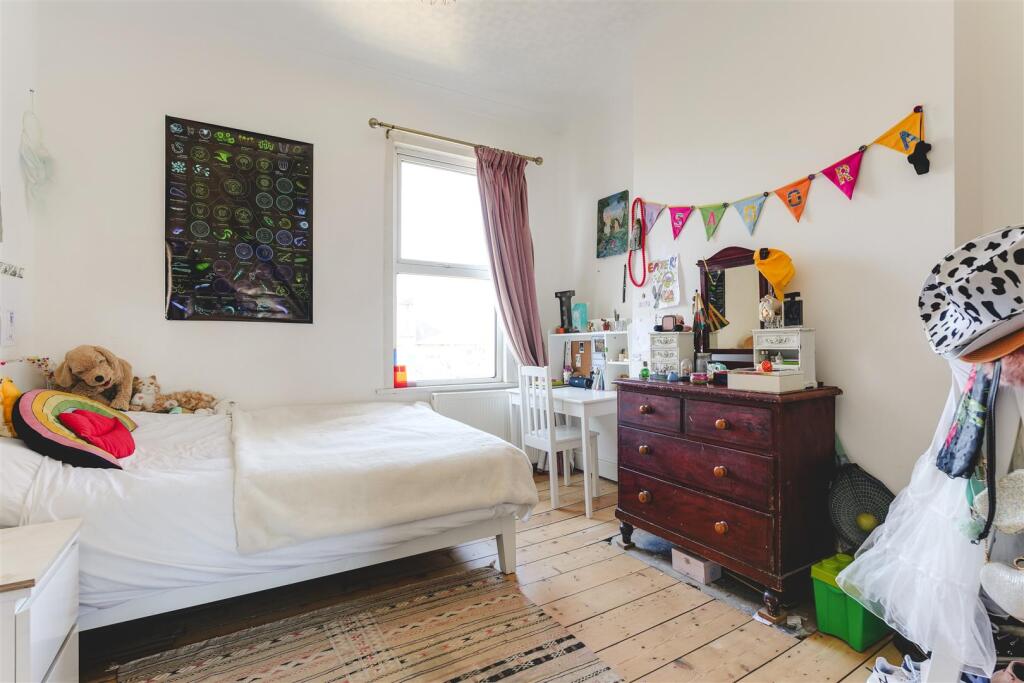 Mildenhall Road-29.jpg
