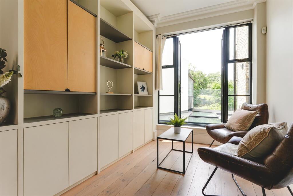 Navarino Road-27.jpg