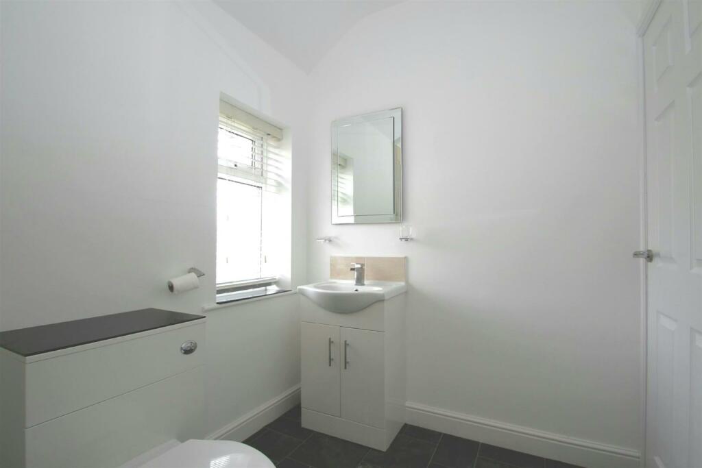 Bathroom Aspect 2